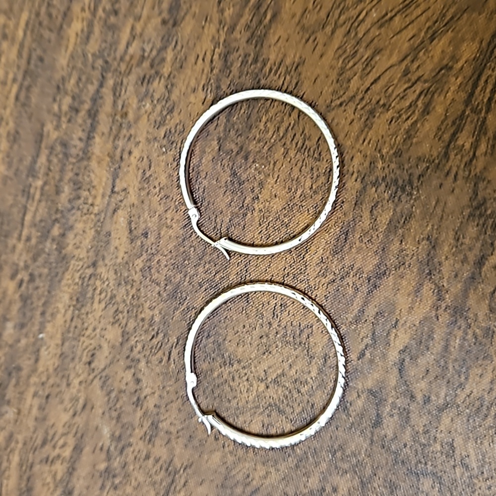 Allure Precioso NWOT sterling silver ribbed textured hoop earrings